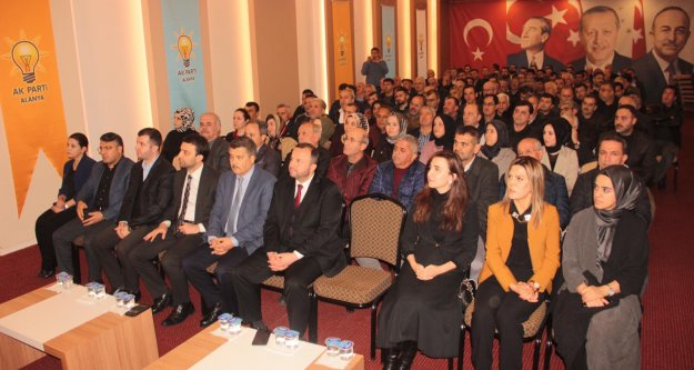 Alanya Ak Parti divanında Böcek eleştirisi