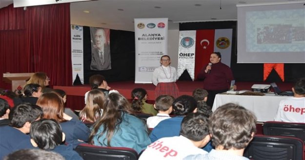 Alanya Belediyesi'nden kompost sunumu