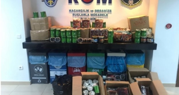 Alanya'da kaçak nargile tütünü operasyonu