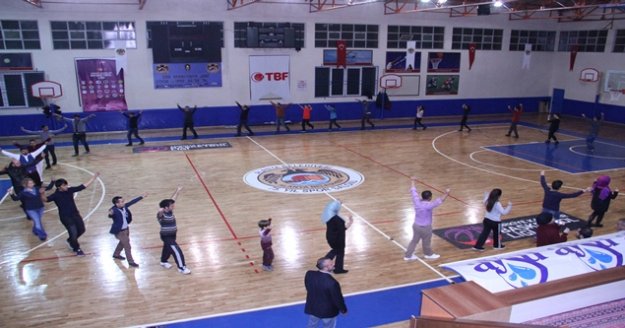 Alanya ve Ege Yöresi Zeybek Kursları başlıyor!