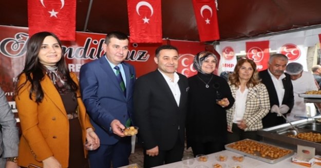 Alanya’da MHP’den vatandaşlara lokma ikramı