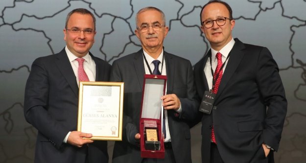 Alanyalı Gürses'e büyük onur! Antalya'nın lideri oldu