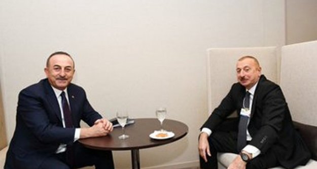 Bakan Çavuşoğlu'na Azerbaycan'dan 'Dostluk' madalyası