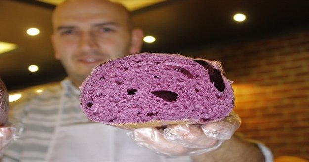 Mor ekmek üretti, tanesini 10 liraya satıyor