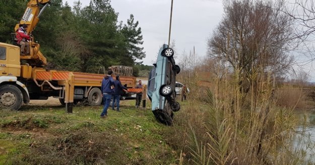 Naras Çayı'na uçan otomobil dalgıçlar tarafından bulundu