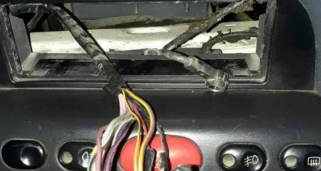 Alanya'da oto teyp hırsızları yakalandı