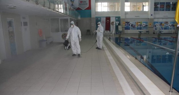 Alanya'da spor tesisleri dezenfekte edildi