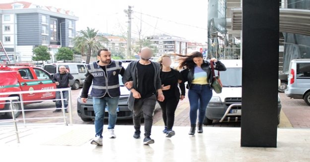 Alanya’da baskında yakalanan uyuşturucu şüphelileri serbest!