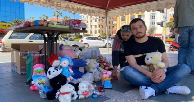 Alanya’da lösemili çocuklar için oyuncak toplandı