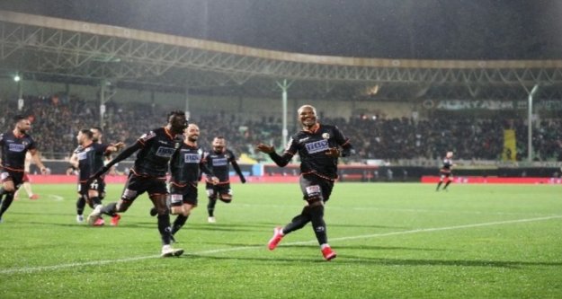 Alanyaspor tarihinde ilk kez yarı final maçına çıkıyor