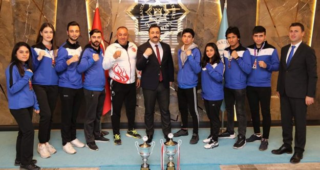 ALKÜ 6 madalya 2 kupa birden aldı