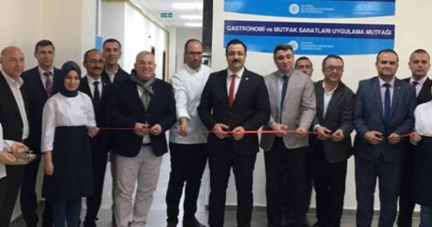 ALKÜ’de renkli açılış