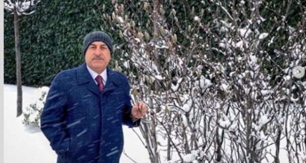 Bakan Çavuşoğlu'ndan doktor adayı gence önemli mesaj