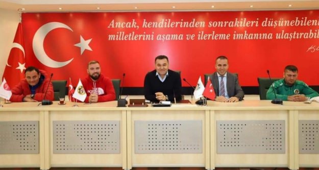 Başkan Yücel'den taraftara 15 otobüs