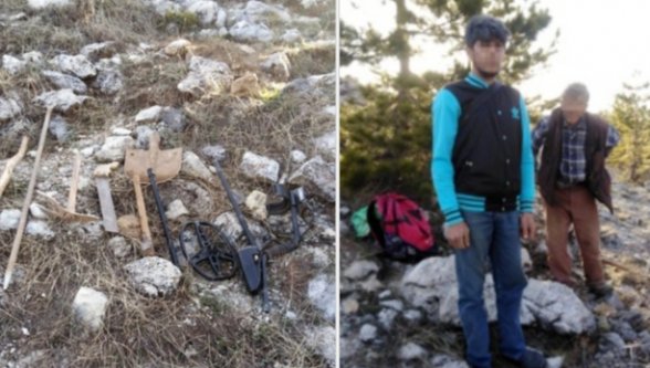 Alanya'da kamp kurarak kaçak kazı yapan baba oğul yakalandı