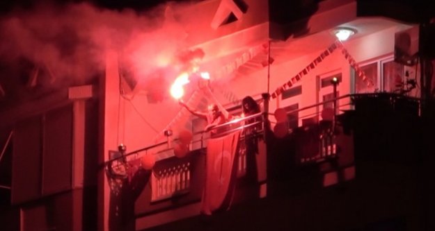 Alanya gece tek yürek oldu, İstiklal Marşı'nı okudu