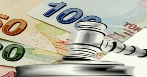 Alanya’da tedbirlere uymayarak toplu halde alkol alanlara 25 bin TL ceza