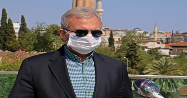 Vali Antalya'nın koronavirüs vaka ve ölüm sayısını açıkladı