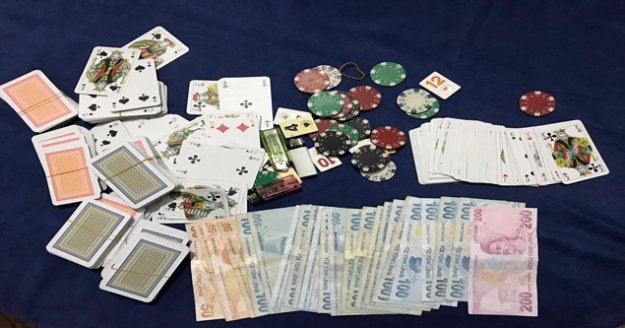 Gazipaşa'daki Villaya baskında kumar oynayan 13 kişiye 57 bin 200 TL para cezası