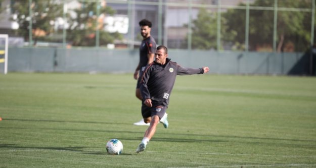 Alanyaspor'un genç futbolcusunun forma hırsı
