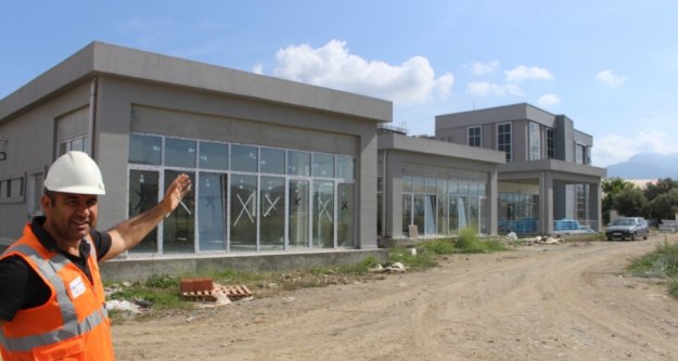 Gazipaşa Kültür Merkezi inşaatı hızla yükseliyor
