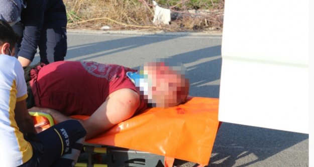 Kendisini taciz eden adamı eve çağırıp kocasıyla birlikte hastanelik etti