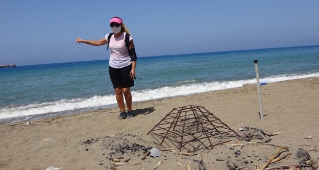 Alanya'da 'Caretta yuvalarının üzerinde ateş yakılıyor iddiası