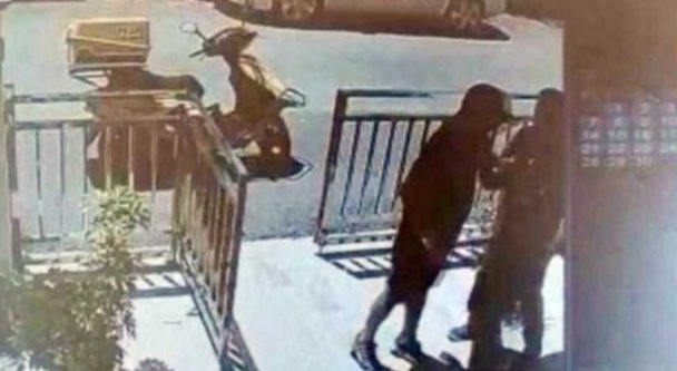 Alanya'da PTT çalışanını darp görüntüsü kameraya yansıdı