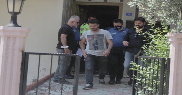 Madde bağımlısı genç, eve kilitlediği engelli annesine ve polise yalvardı