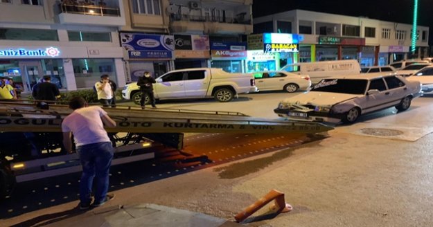 Polisten kaçarken polislerin bulunduğu araca çarpan şahıs yakalandı