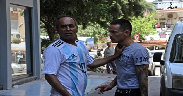 Üst üste iki gün evinde yangın çıkan genç, bina sakinleri tarafından dövüldü