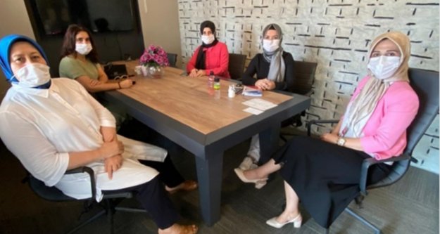 Ak Partili kadınlar ziyaret turunda