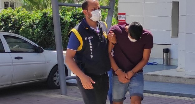 Alanya'da çaldığı motosikletle papağan hırsızlığı yapan şüpheli yakalandı