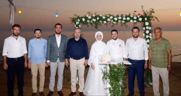 Alanyalı genç siyasetçi dünya evine girdi