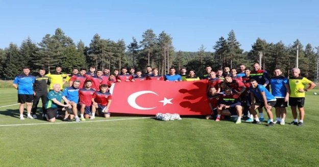 Alanyaspor 30 Ağustos'u yaylada kutladı