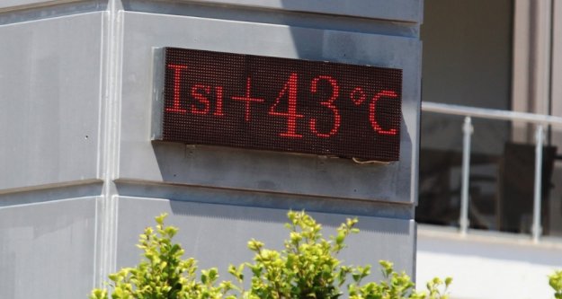Antalya yanıyor! Termometreler 43 dereceyi gösterdi