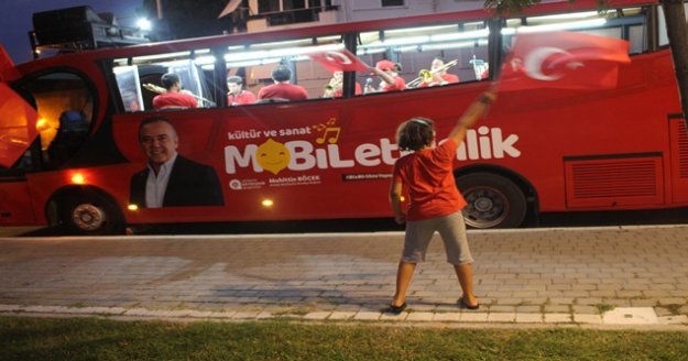 Bayram coşkusu mobil konserlerle sürüyor!