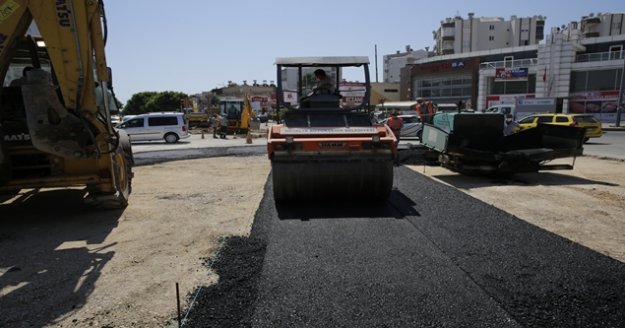 Büyükşehir Belediyesi kavşakları genişletiyor