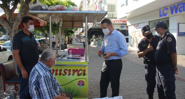 Alanya'da Covid-19 denetimine katılan kaymakamdan önemli uyarılar