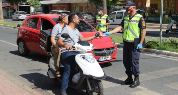 Alanya'da kurallara uymayan sürücülere ceza yağdı