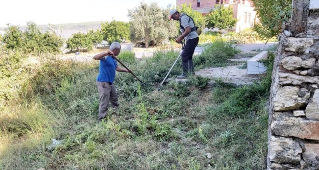 Alanya'da mezarlıklara bakım