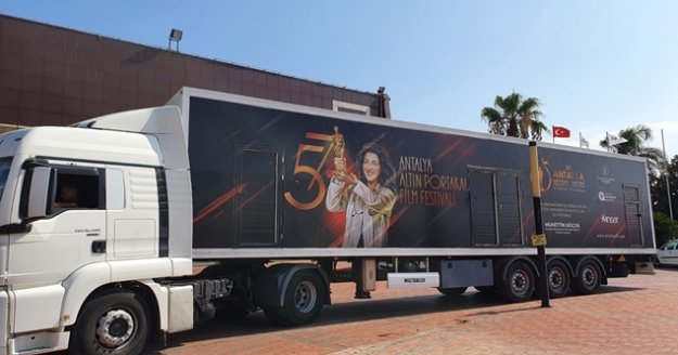 Altın Portakal sinema tırı yolculuğuna başladı