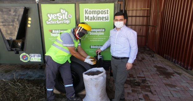 Günde 5 ton sera bitki atığı işlenerek elde edilen 1,5 ton organik gübre çiftçiye ücretsiz veriliyor