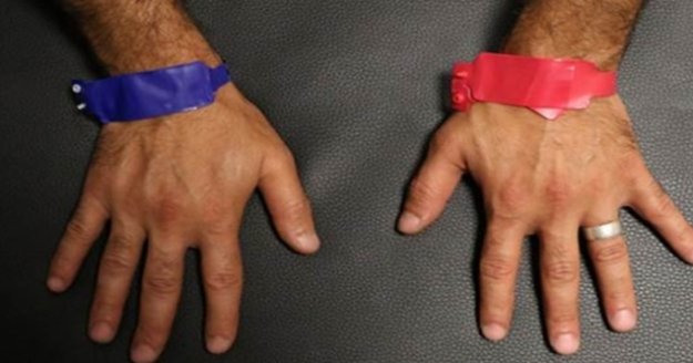 Koronavirüs hastalarına pozitif bileklik uygulaması