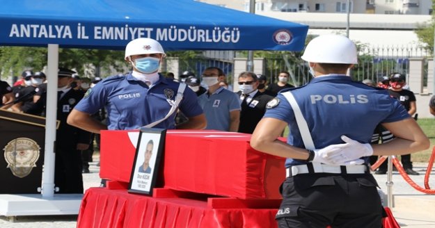 Trafik kazasında şehit düşen polis gözyaşları arasında uğurlandı