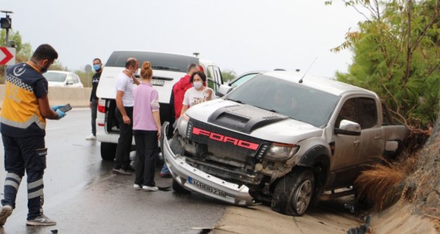6 araçlı zincirleme kaza: 1'i ağır, 6 yaralı var