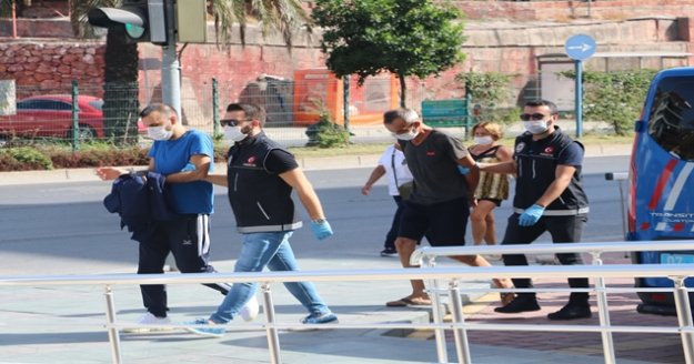 Alanya'da 2 ayrı uyuşturucu operasyonu: 4 gözaltı