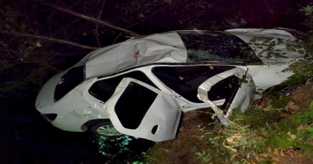 Alanya'da otomobil şarampole yuvarlandı: 2 yaralı