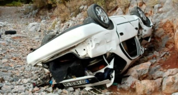 Alanya'da otomobil uçuruma yuvarlandı; 1 ölü, 1 ağır yaralı var