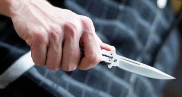 Alanya'da uzaklaştırma kararını ihlal eden koca bıçakla eşinin kapısına dayandı